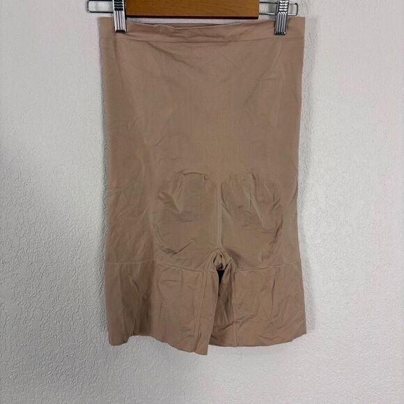 Spanx Nude High Waisted Shaper Shorts Size XL - Picture 2 of 8